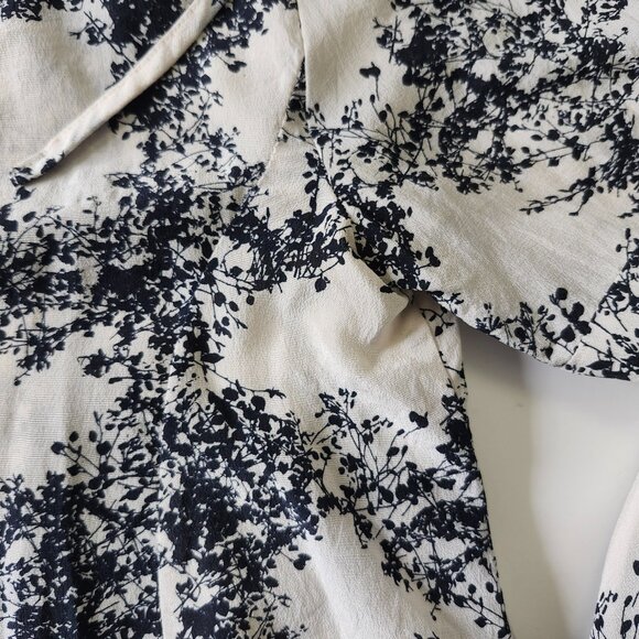 $5 LAST CALL! CLUB MONACO // Floral Blouse - Picture 8 of 9